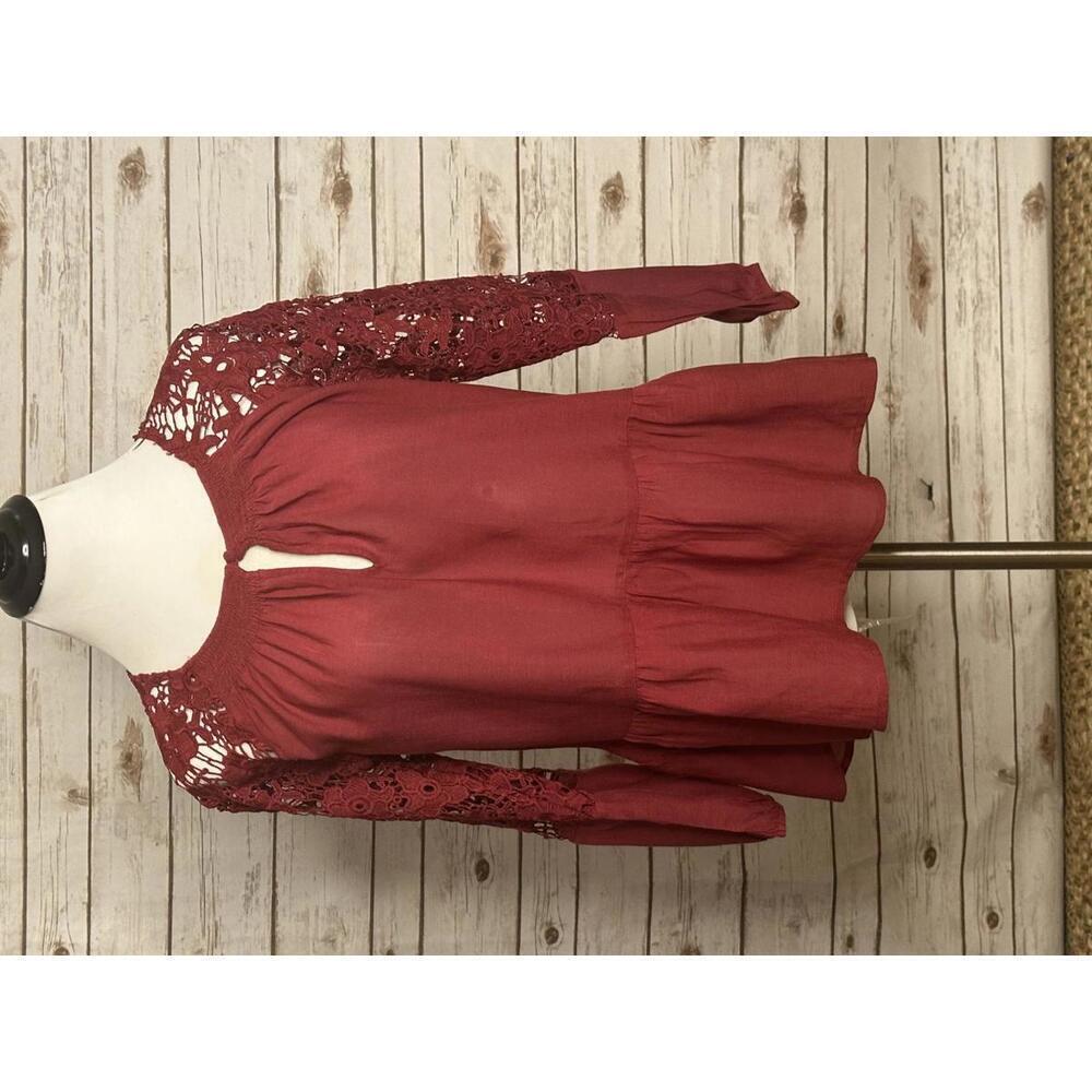 Sanctuary Gwen boho burgundy floral lace eyelet peplum peasant shirt Size S